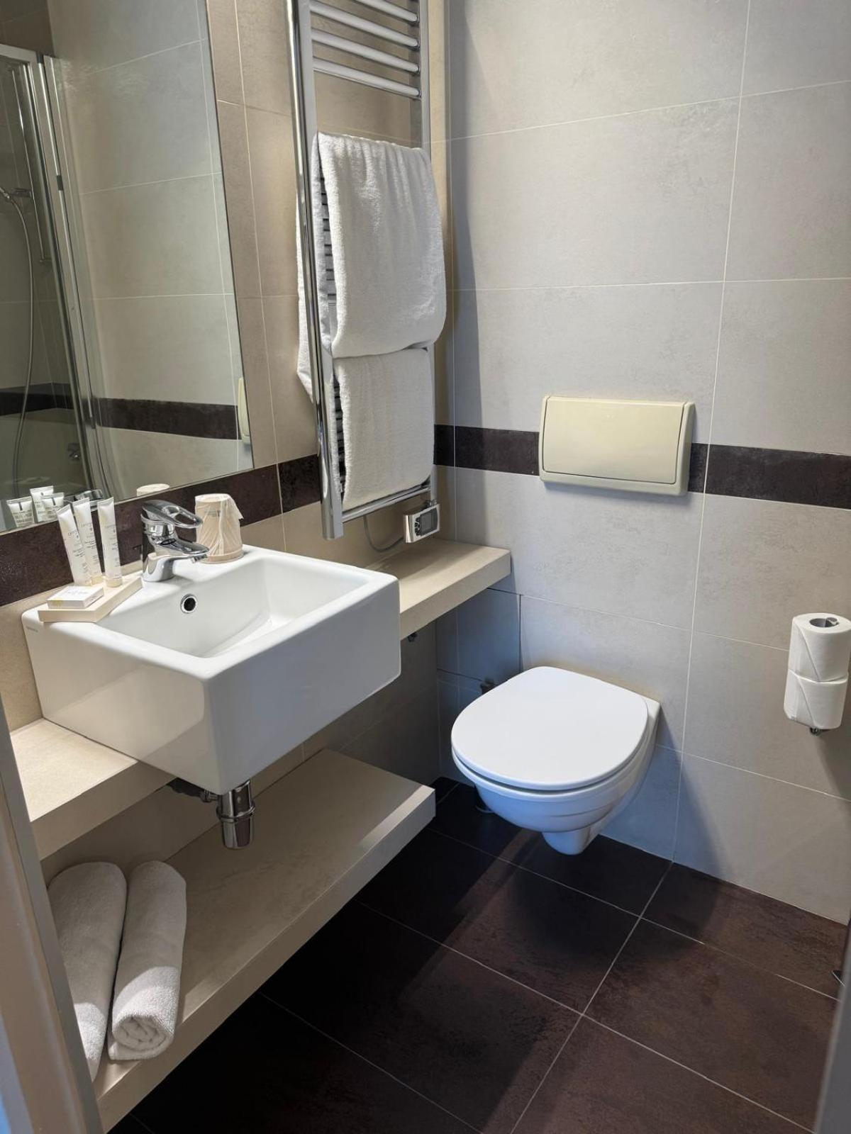 Superior Double Room,1591485290:JPEG