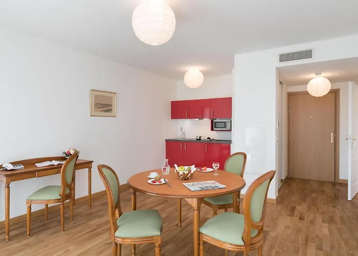 Apart hôtel: Médicis Home Puteaux